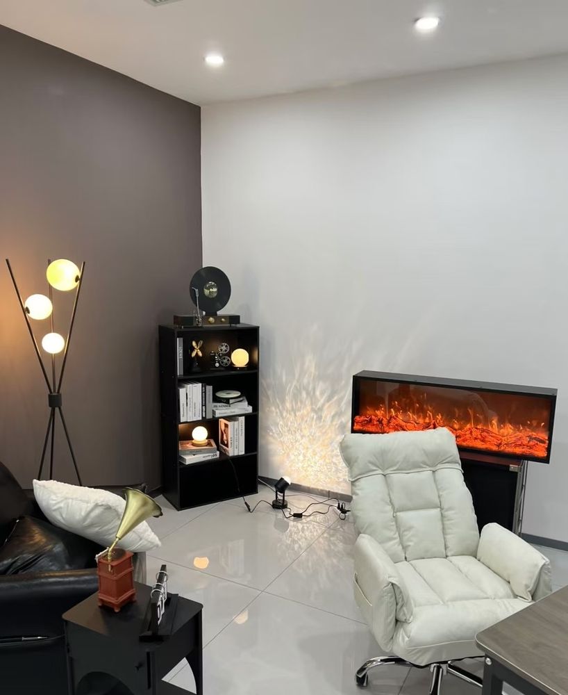 Fireplace lounge